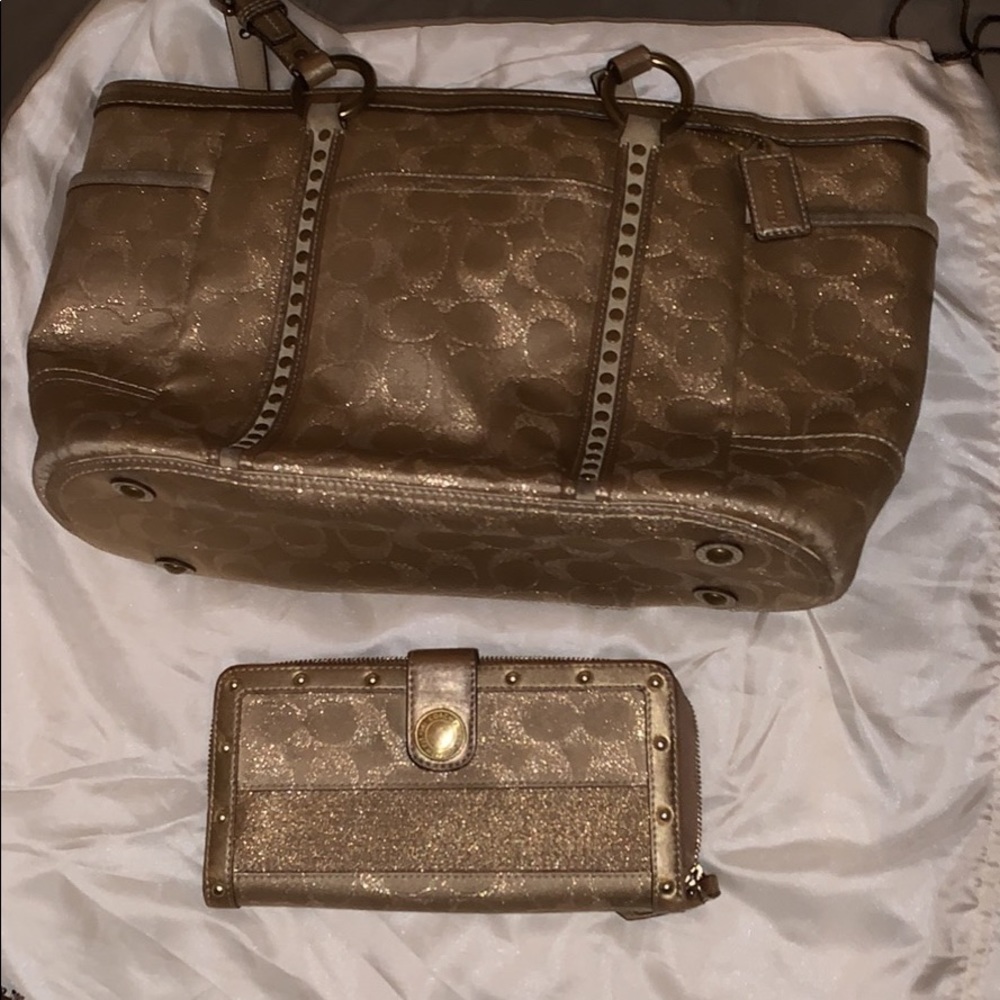 Coach purses - Picture 7 of 7